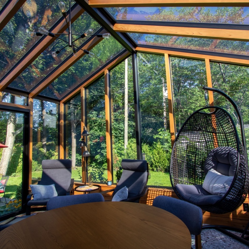 Luxury Aluminum Electric Movable Roof Sunroom Large Glass Panels Thermal Break Frame and Smooth Motorized Movement Mobile Sunroom_copy