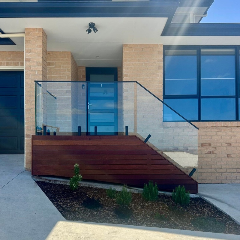 1.5kn Balcony Aluminum U Channel Frameless 12mm Toughened Glass Railing System